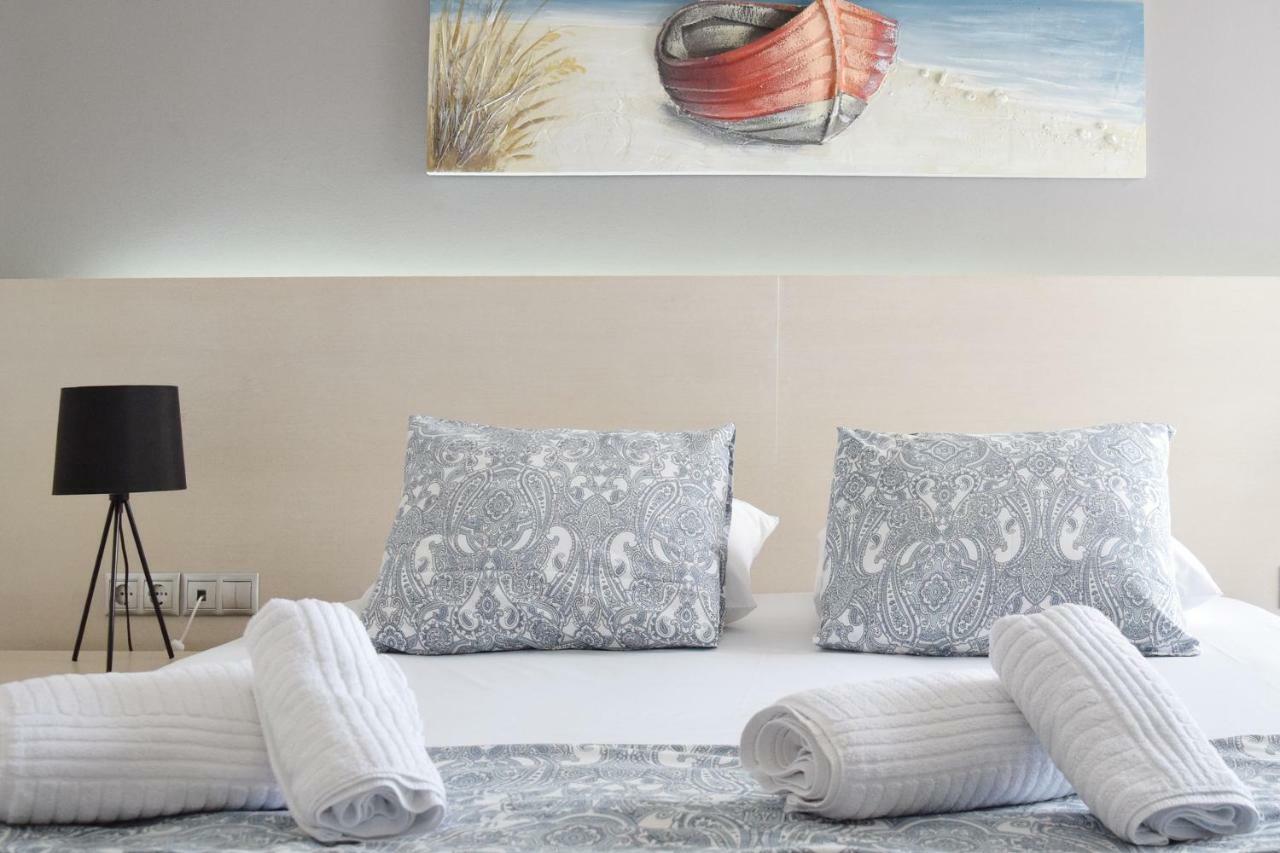 Poseidon By Heloni Apartments Pireo Esterno foto